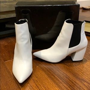 WORN ONCE White heeled leather booties